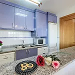 Apartman With Scenic View Roses