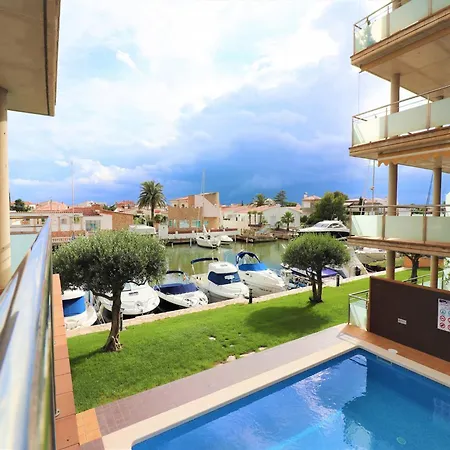 With Scenic View Apartment Roses